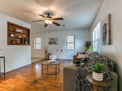 416 S 3rd St, Noble, OK, 73068-9412 | Card Image