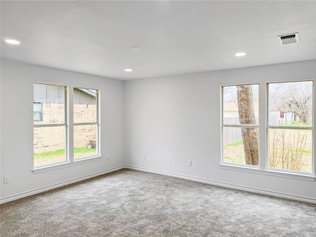 828 Indiana St, House other with 3 bedrooms, 2 bathrooms and null parking in Graham TX | Image 6
