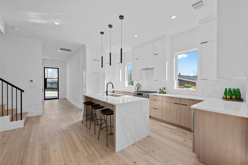 b-1407 Valleyridge Dr, Austin, TX, 78704-6059 | Card Image