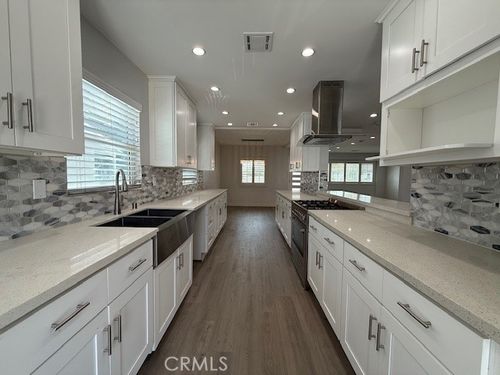 6053 Turnergrove Dr, Lakewood, CA, 90713-1942 | Card Image