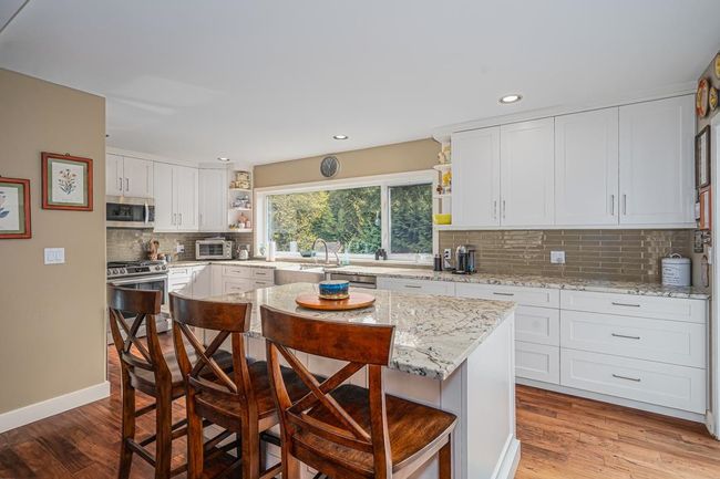 6945 Marine Drive, House other with 4 bedrooms, 3 bathrooms and 4 parking in West Vancouver BC | Image 10