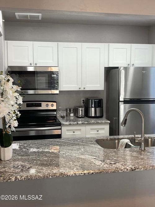 1233 E Halcyon Road, Tucson, AZ, 85719 | Card Image