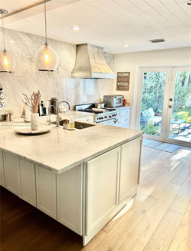 463 W 62 Nd St, House other with 3 bedrooms, 2 bathrooms and null parking in Miami Beach FL | Image 5