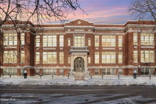 apt-311-137 Front Street, Schenectady, NY, 12305 | Card Image