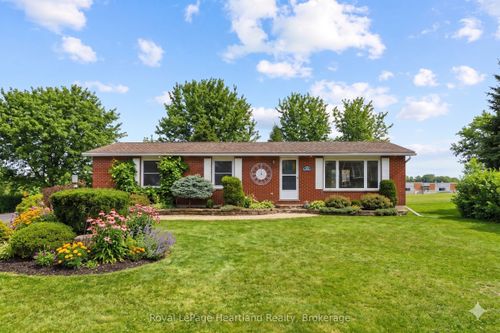 284 Manor Road, North Huron, ON, N0G2W0 | Card Image