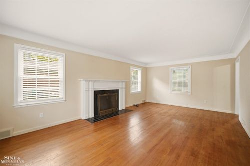 410 Roland Ct, Grosse Pointe Farms, MI, 48236-2823 | Card Image