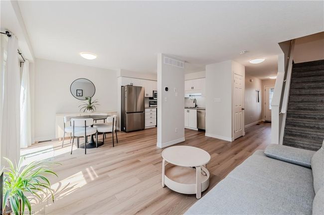 C11 - 7 Upper Mercer St, Townhouse with 3 bedrooms, 1 bathrooms and 2 parking in Kitchener ON | Image 6