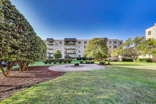 209-5840 W 104th St, Oak Lawn, IL, 60453-4418 | Card Image