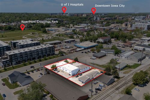 1104 S Gilbert St, Iowa City, IA, 52240-4504 | Card Image
