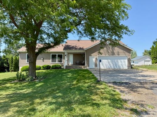4960 400th St Se, Iowa City, IA, 52240-9068 | Card Image