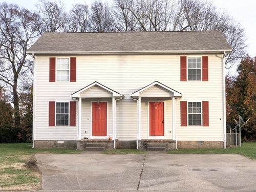 945 L C Ave, Hopkinsville, KY, 42240-1124 | Card Image