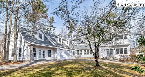 140 Library Ln, Banner Elk, NC, 28604-6171 | Card Image