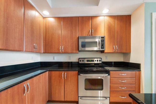 UNIT-608 - 801 S Olive Ave, Condo with 2 bedrooms, 2 bathrooms and null parking in West Palm Beach FL | Image 7