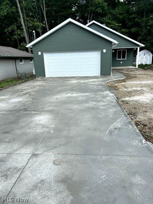 9953 Aldridge Dr, Columbia Station, OH, 44028-9621 | Card Image