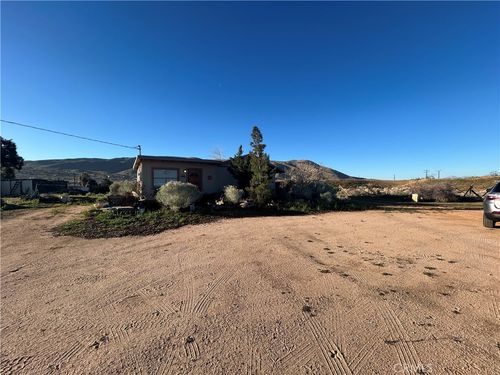 9878 Bella Vista St, Apple Valley, CA, 92308-8532 | Card Image