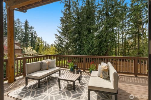 10143 Battle Point Dr Ne, Bainbridge Island, WA, 98110-1489 | Card Image