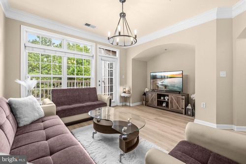 202-512 Sunset View Ter Se, LEESBURG, VA, 20175-6180 | Card Image