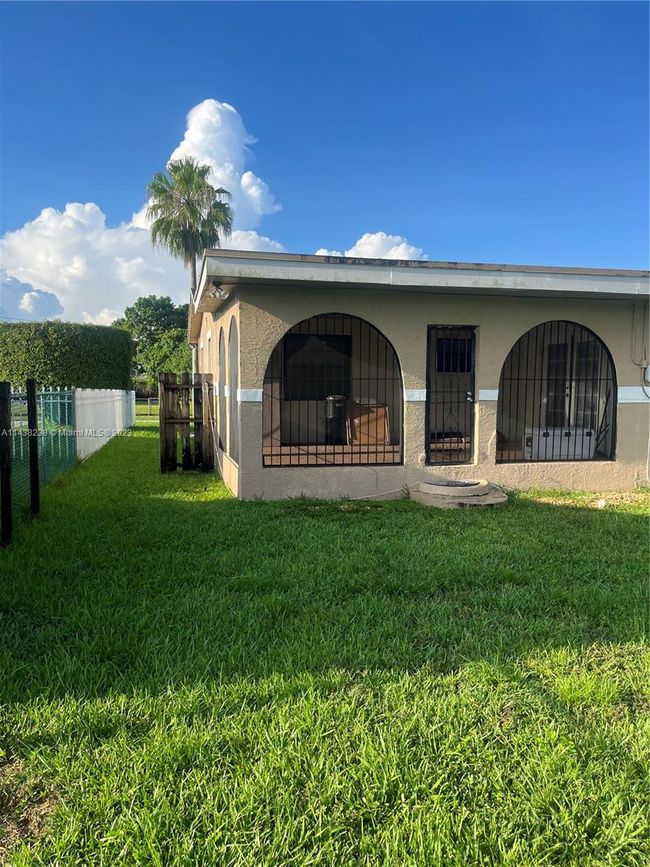 0 - 3241 Nw 154th Ter, House other with 3 bedrooms, 2 bathrooms and null parking in Miami Gardens FL | Image 2
