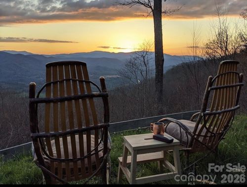 195 Justin Rdg, Clyde, NC, 28721-4520 | Card Image
