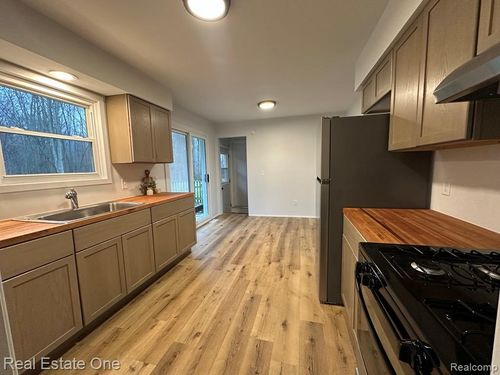 1507 Transue Ave, Burton, MI, 48509-2425 | Card Image