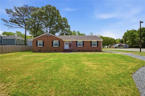 914 Briarfield Road, Newport News, VA, 23605 | Card Image