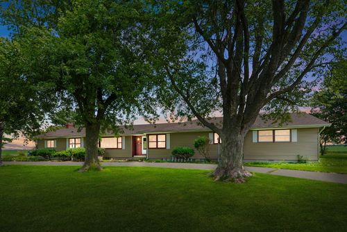 9994 N 3300 East Rd, Chatsworth, IL, 60921-8154 | Card Image