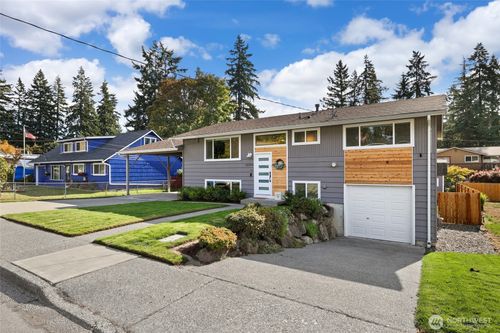 12335 Se 158th St, Renton, WA, 98058-4729 | Card Image