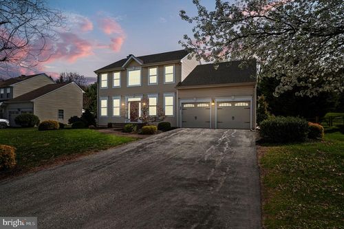 42 Emerald Ridge Dr, BEAR, DE, 19701-2260 | Card Image