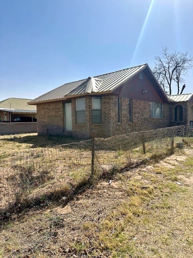500 W F St, House other with 3 bedrooms, 1 bathrooms and null parking in Monahans TX | Image 16