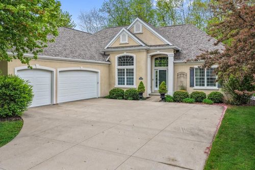 1568 Kingswood Drive, NEENAH, WI, 54956 | Card Image
