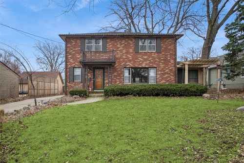 3121 44th St, Des Moines, IA, 50310-3518 | Card Image