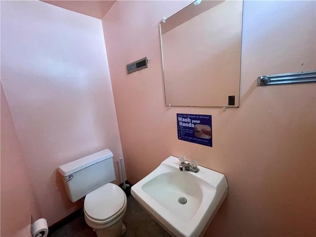 130 W 2 Nd St, Home with 2 bedrooms, 2 bathrooms and null parking in Clearmont MO | Image 23
