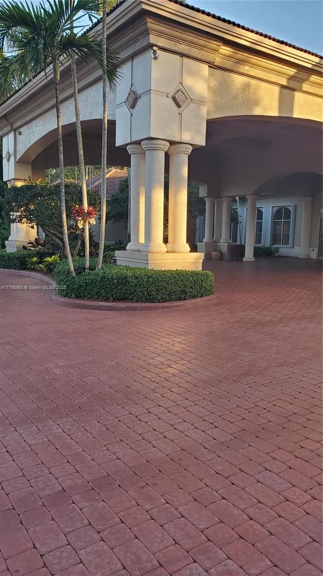 7310 Nw 17 Th Ct, House other with 4 bedrooms, 2 bathrooms and null parking in Pembroke Pines FL | Image 49