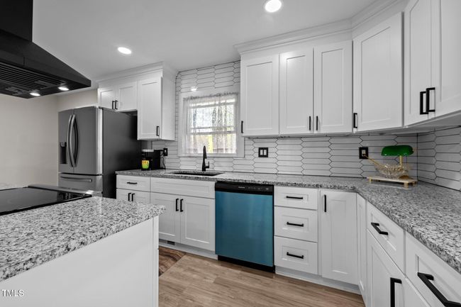14-web-or-mls-_1249713 | Image 12