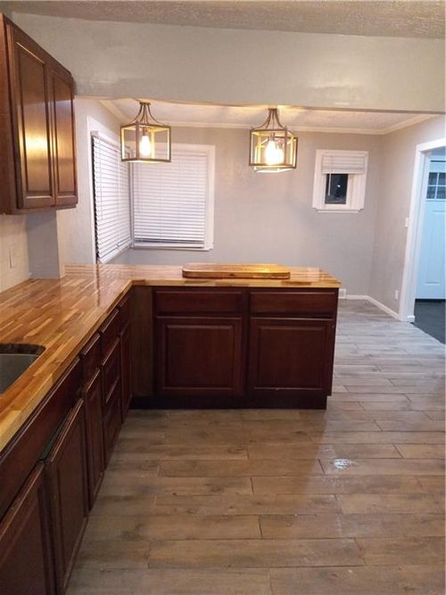 7736 Paseo Blvd, Kansas City, MO, 64131-1870 | Card Image