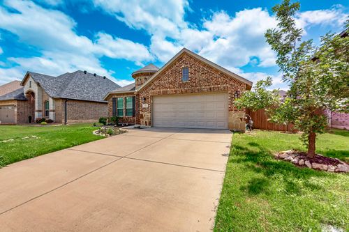 733 Ravenwood Dr, Saginaw, TX, 76179-1476 | Card Image