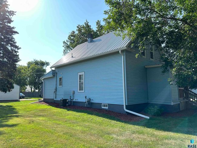 110 N Pearl St, House other with 3 bedrooms, 1 bathrooms and null parking in Menno SD | Image 39
