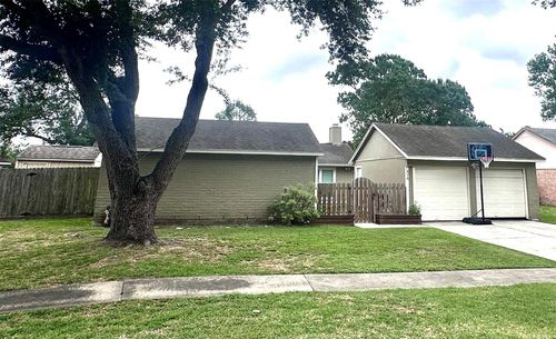 528 Belmont Dr, Friendswood, TX, 77546-5602 | Card Image