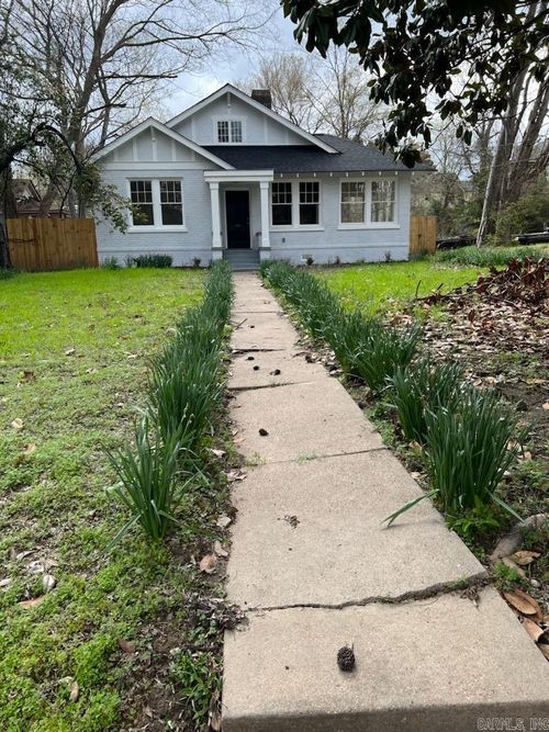 1018 Perry St, Helena, AR, 72342-2540 | Card Image