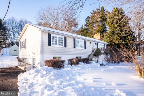 816 Utterback Store Rd, GREAT FALLS, VA, 22066-1538 | Card Image