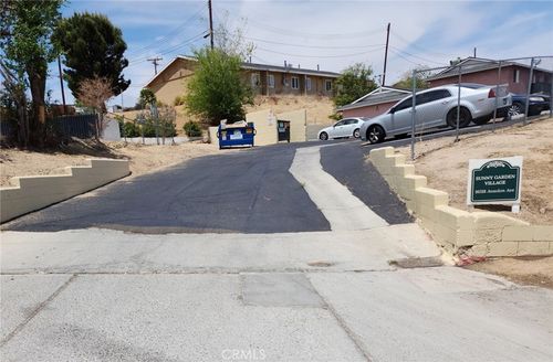 16518 Avalon Ave, Victorville, CA, 92395-0609 | Card Image