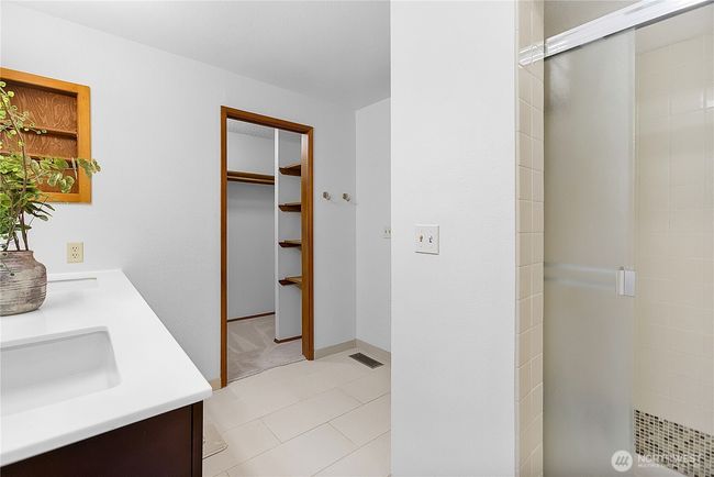 Primary bathroom and walk in closet | Image 21