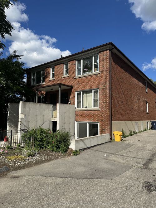 3-1089 Broadview Ave, East York, ON, M4K2S4 | Card Image