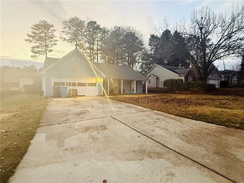 2371 Bankston Cir, Snellville, GA, 30078-5724 | Card Image
