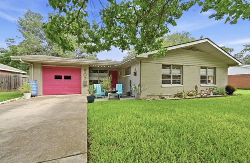807 Campbell St, Lockhart, TX, 78644-2505 | Card Image