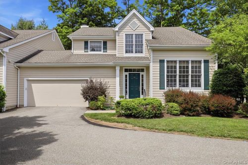 15 Old Town Xing, Mount Kisco, NY, 10549-4029 | Card Image