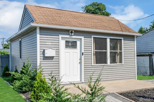 438 Brookside Ave, Laurence Harbor, NJ, 08879-2804 | Card Image