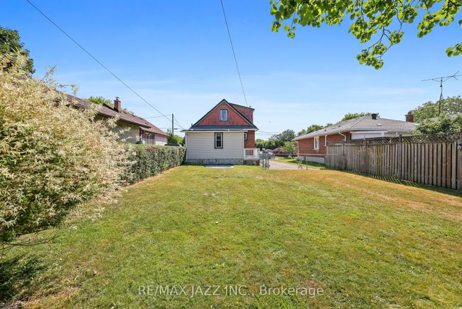110 Gibbons St, House other with 3 bedrooms, 2 bathrooms and 3 parking in Oshawa ON | Image 41