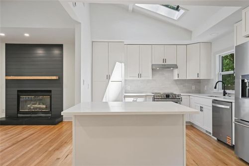 110 Bonnie Ln, Sandy Springs, GA, 30328-3035 | Card Image