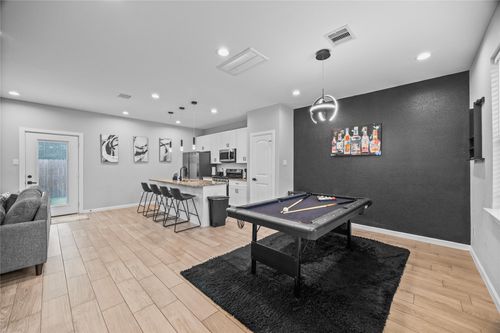 7422 Mount St, Houston, TX, 77088-7834 | Card Image